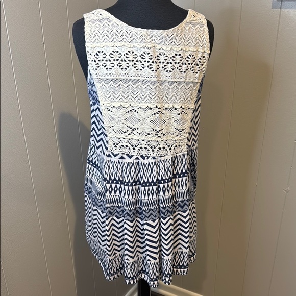 Mystree Women’s Large Black and Cream Geometric Lace Tank Blouse - Picture 4 of 4